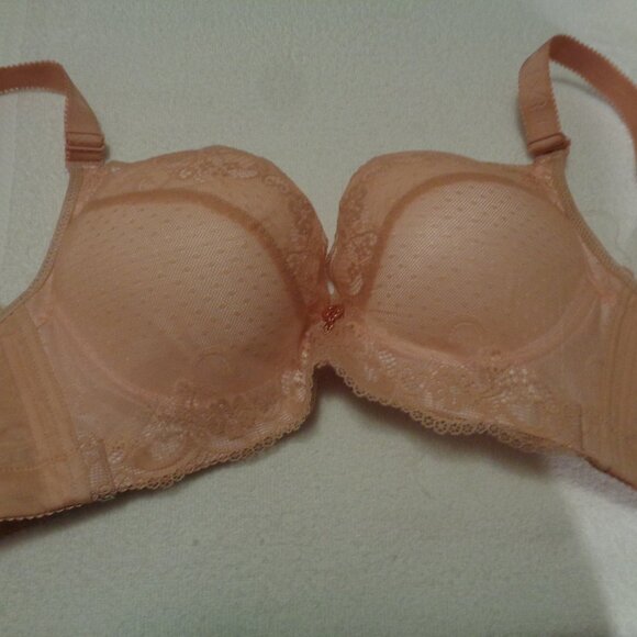 PEACHY PINK LACEY BEJEWELED PADDED SOFT NEW WITHOUT TAGS BRA LG D